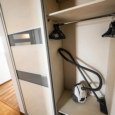 Bulwar Kurlandzki Vistula By Bookinghost Apartman *